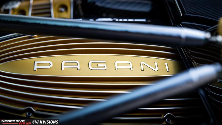 Моторный отсек Pagani Huayra Roadster by Impressive Wrap 2018 года  (фото 17 из 30)